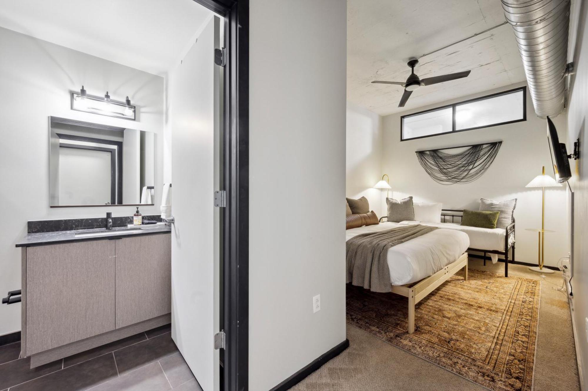 Large 3Br Apts & Studios, Free Parking, Gym, Game Room فيلادلفيا المظهر الخارجي الصورة