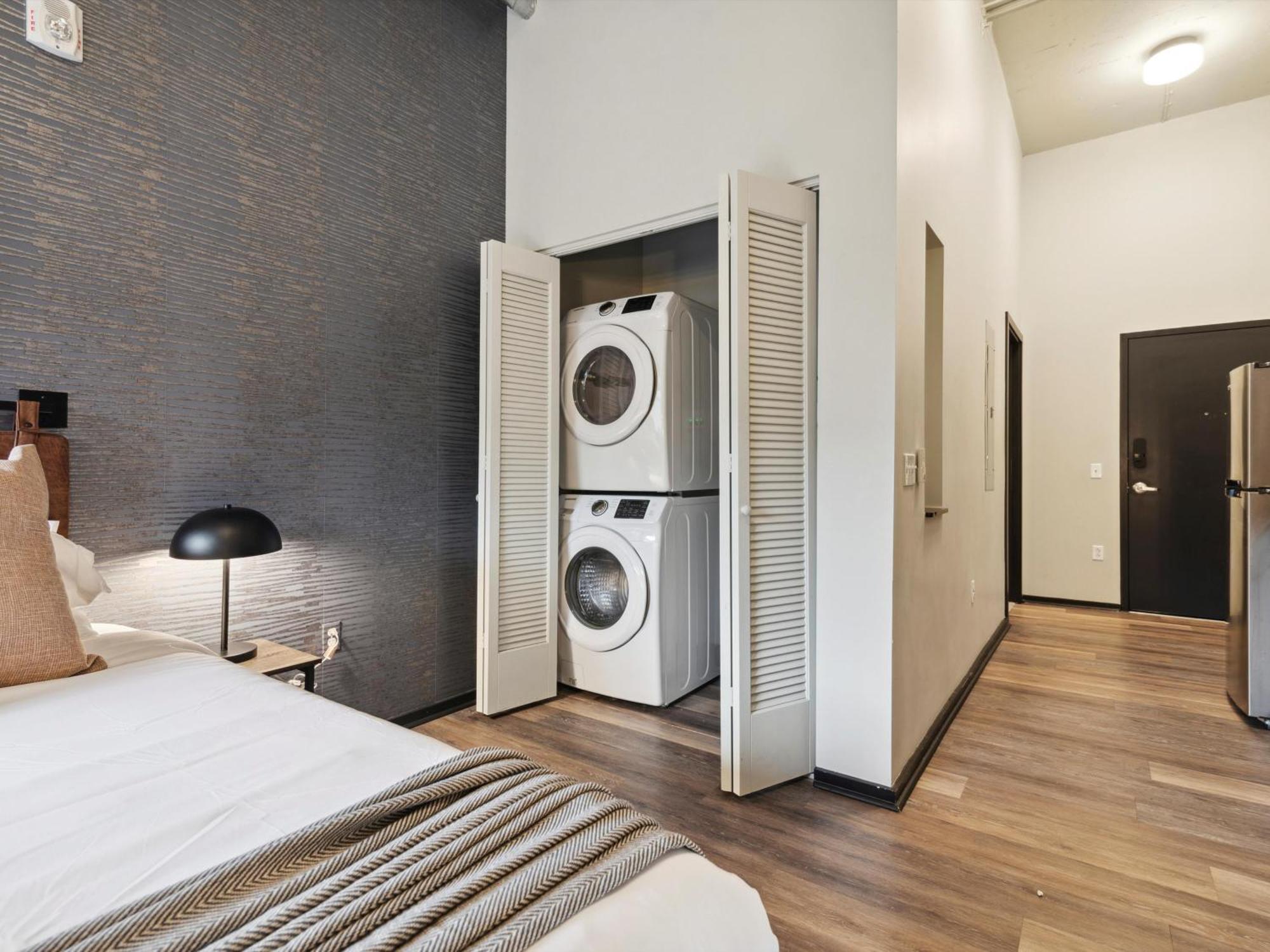 Large 3Br Apts & Studios, Free Parking, Gym, Game Room فيلادلفيا الغرفة الصورة